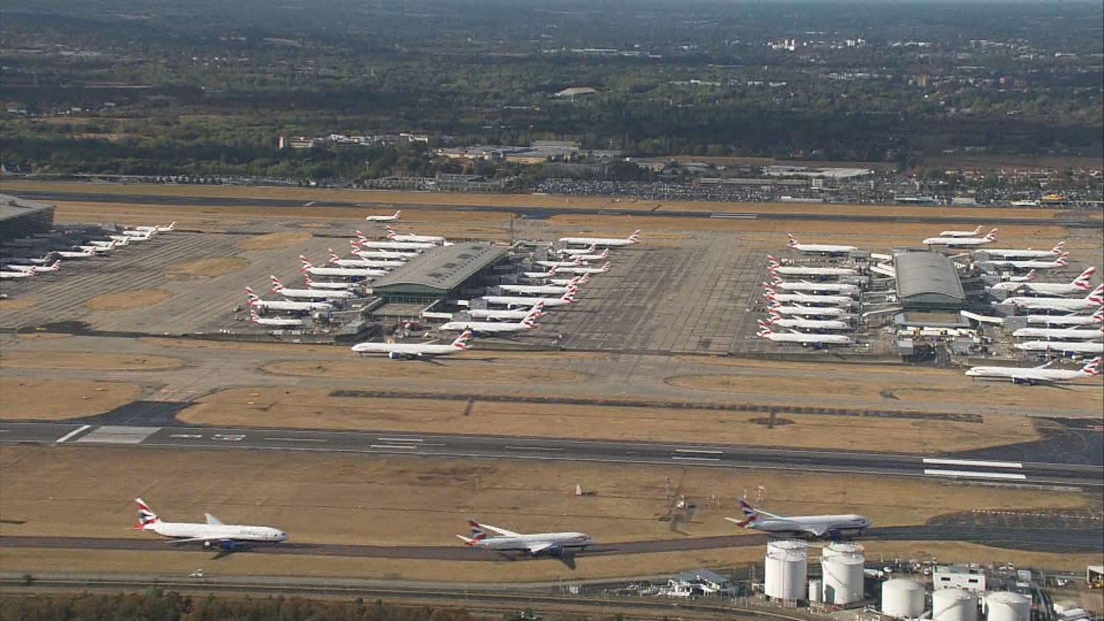 Hundreds of flights cancelled across the UK due to technical problems with air traffic control