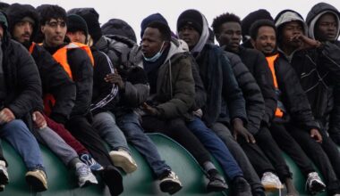 Migrant crisis: France demands Britain takes in asylum seekers from all 27 EU countries