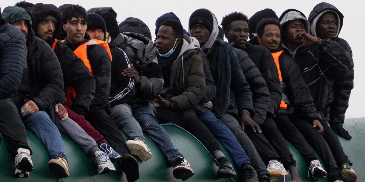 Migrant crisis: France demands Britain takes in asylum seekers from all 27 EU countries