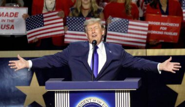 Vulnerable GOP incumbents embrace Trump at first-ever midterm convention