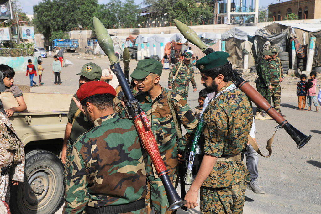 The Houthis in Sanaa (Photo: AP) תימן מורדים חות'ים ב צנעא 10 ספטמבר 2026