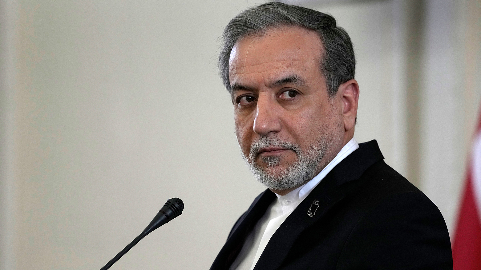Iran's Araghchi Tells French FM to Stop 'Crocodile Tears'