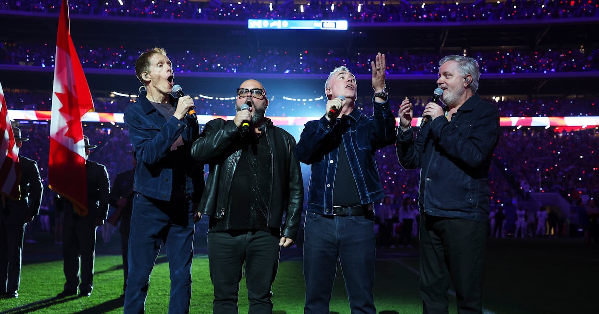 Buffalo Bills home opener: Barenaked Ladies sing 'O Canada'