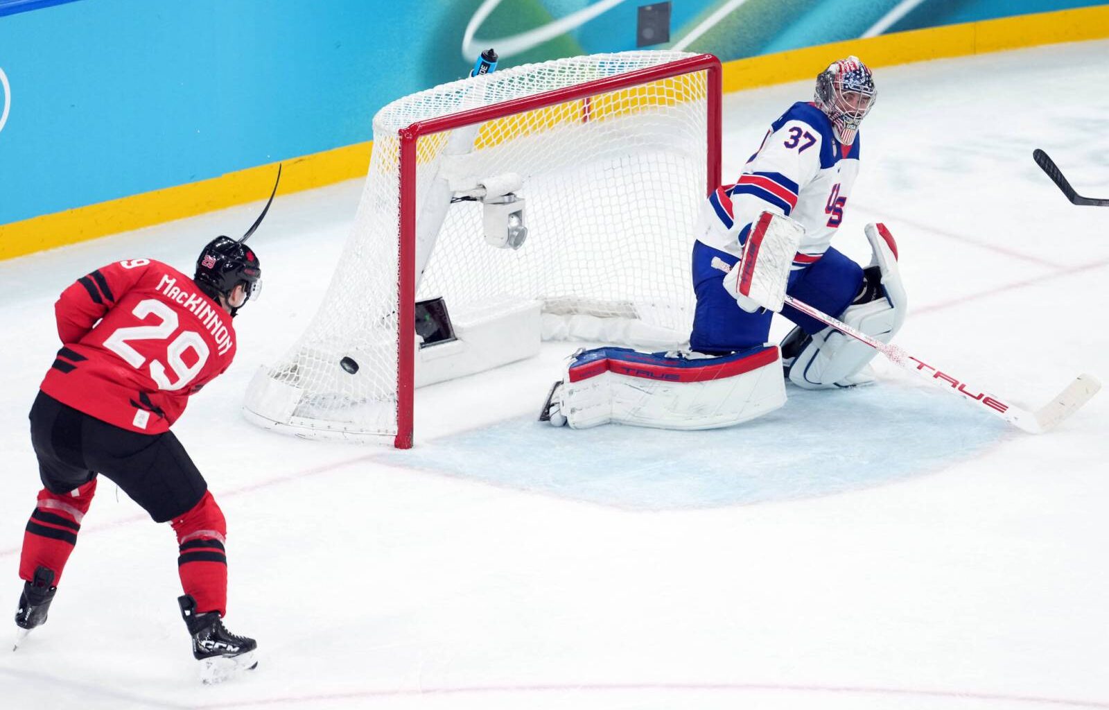 Hellebuyck standoff caused by… Nathan MacKinnon? – Winnipeg Free Press