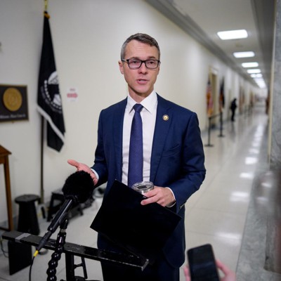 Lawmakers call on leadership to override Trump’s planned pay freeze