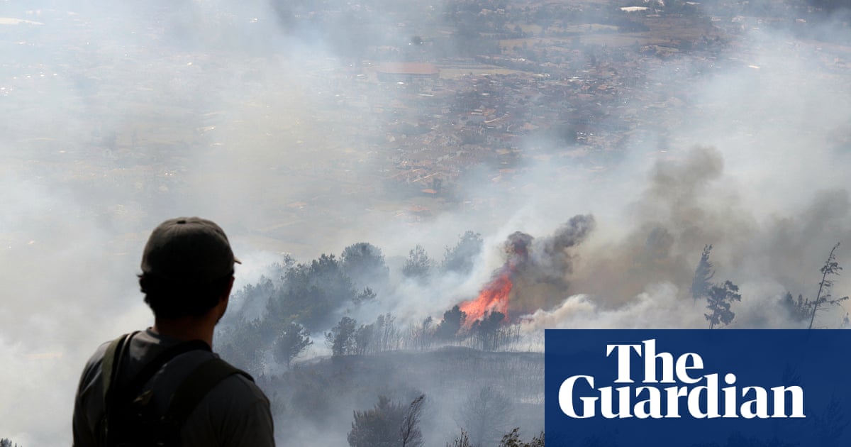 Colombia declares public calamity as wildfire threatens popular tourist area | Colombia