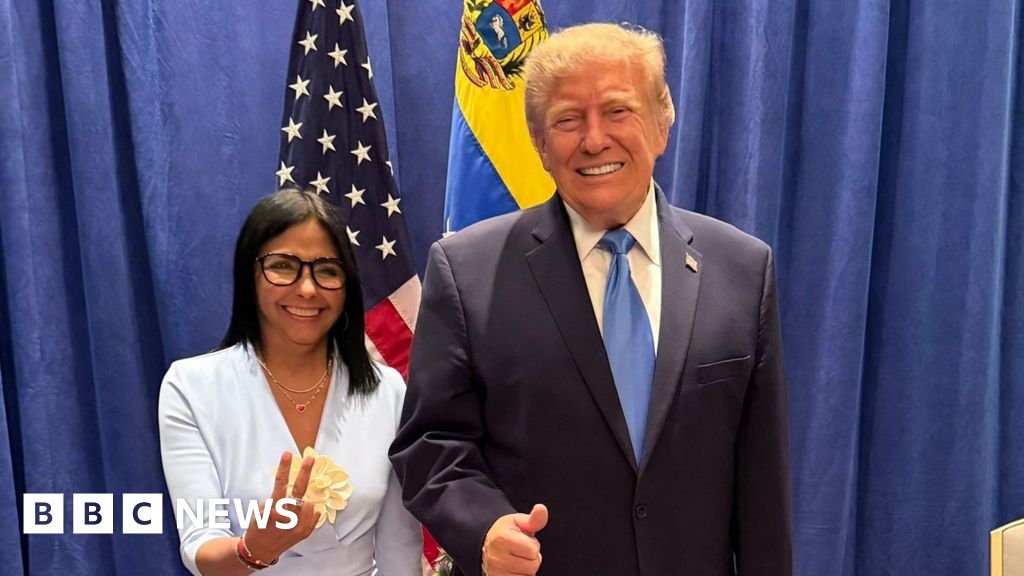 Trump meets US-backed Venezuelan president for first time since Maduro seized - BBC