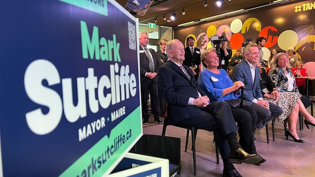 Former PM latest to pledge support for candidate in Ottawa mayoral race