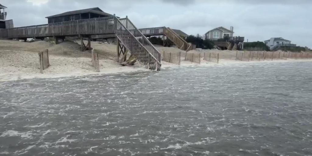 Video: Nor'easter slams Mid-Atlantic, Northeast with coastal destruction