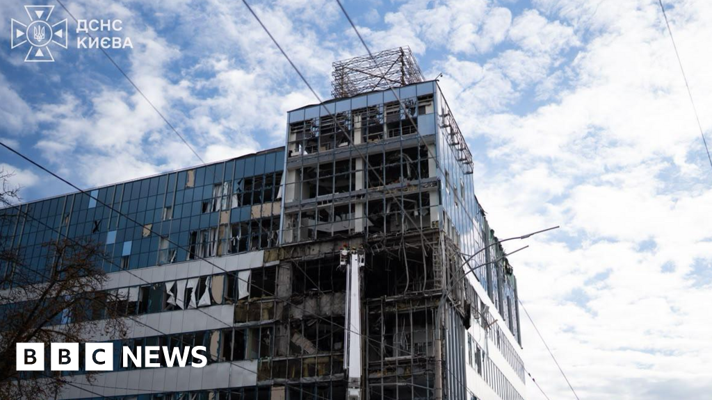 Zelensky says Russia has widened attacks to hit Ukraine's data centres and internet providers - BBC