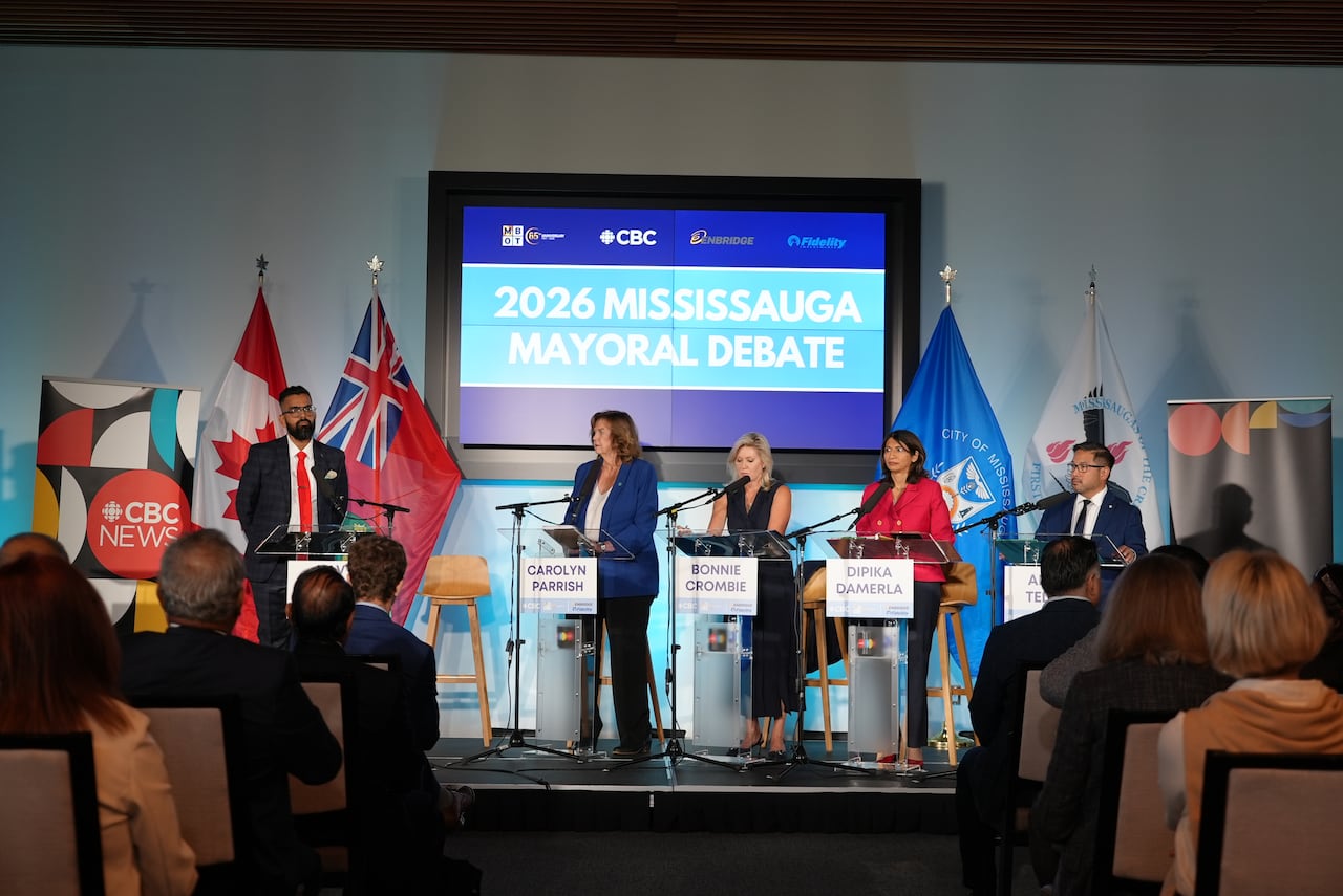 Mayoral candidates on stage.