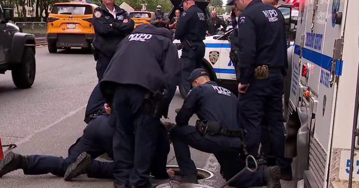 Two suspected NYC sewer climbers arrested, NYPD says