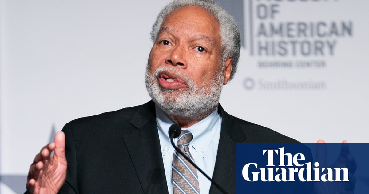 ‘Let’s tell the truth’: Smithsonian head given standing ovation as he hits back at Trump attacks | Washington DC