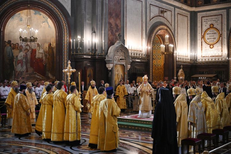 Patriarch Kirill conducts a service at the same church before Moscow's annual religious procession, featuring the remains of Dmitry Donskoy.