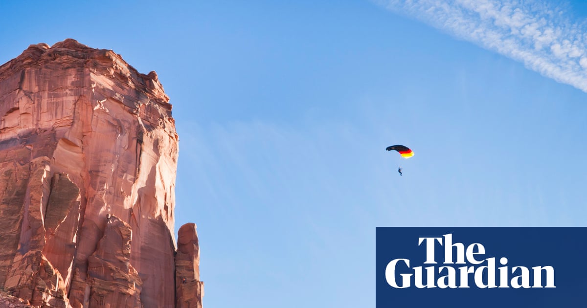 Base jumper dies in Utah after wingsuit fails in remote mountainous region | Utah
