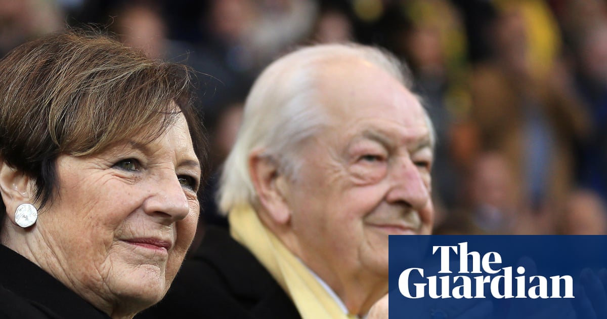 Michael Wynn-Jones, husband of Delia Smith, dies aged 85 | UK news