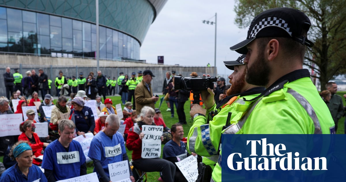 Dozens arrested at pro-Palestine protest on Sunday outside Labour conference | UK news