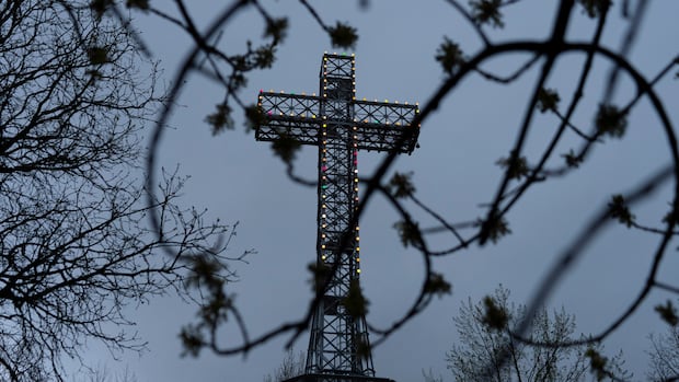 Why Montreal’s most iconic landmark will fade from the city skyline for 1 year