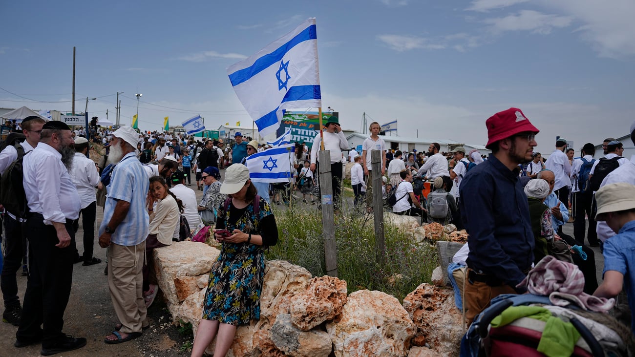 Settler attack on West Bank village injures Israeli forces, drawing rare rebuke