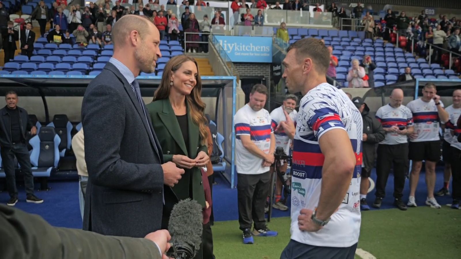 William and Kate surprise Kevin Sinfield on his ultramarathon