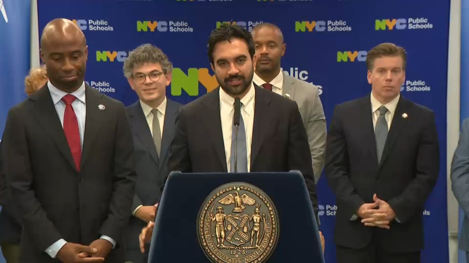 NYC schools ban AI for students through eighth grade under new Mamdani policy