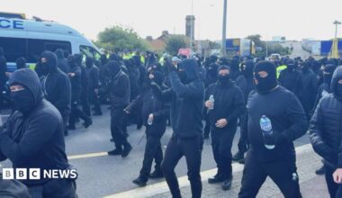Port of Dover delays: Disruption as masked 'stop the boats' protesters block roads