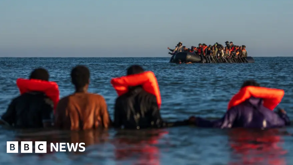 More attempts at longer migrant small boat crossings in Channel - BBC