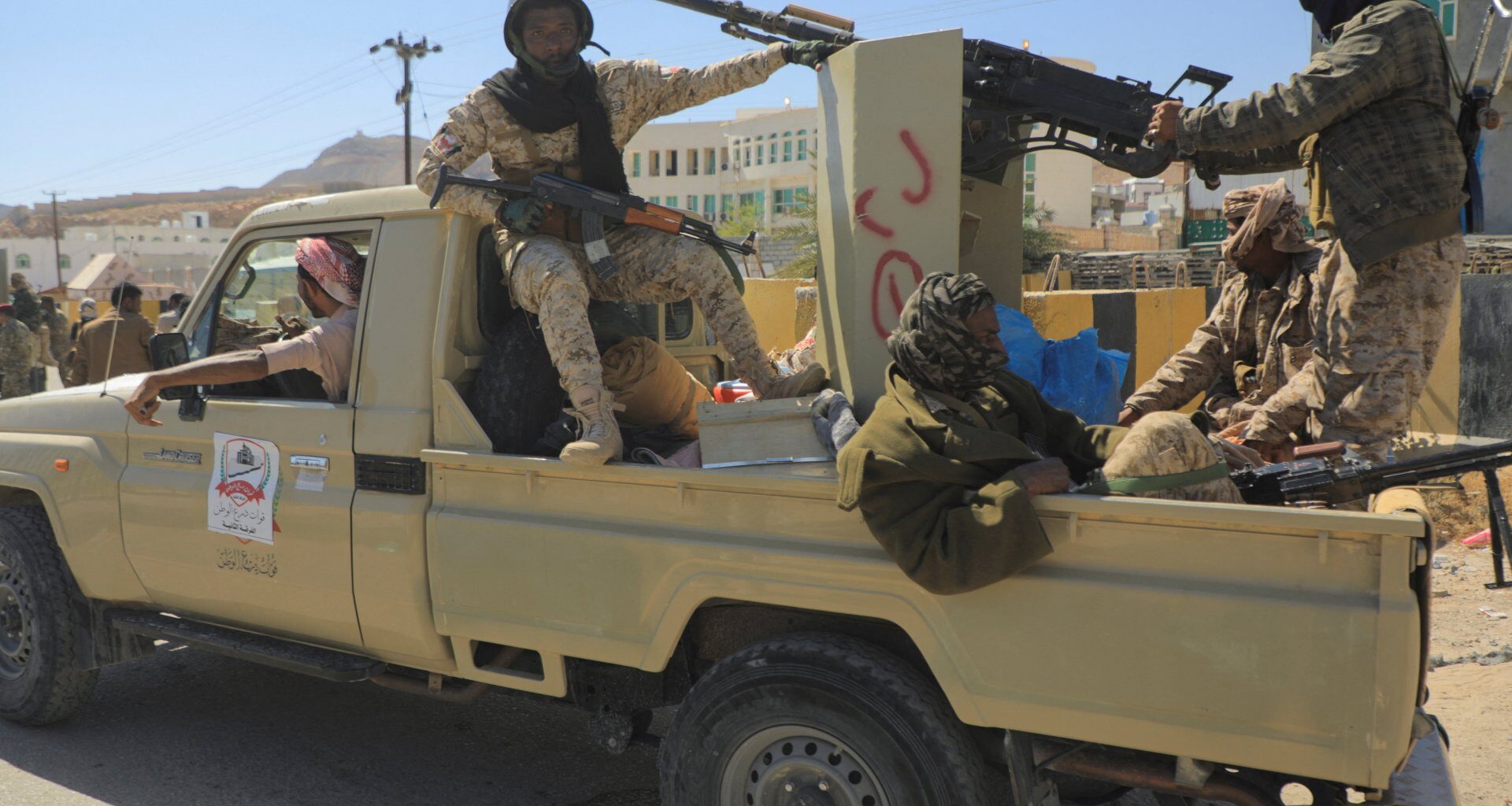 Houthi fighters clash with Yemeni government forces in country’s southwest | Conflict News
