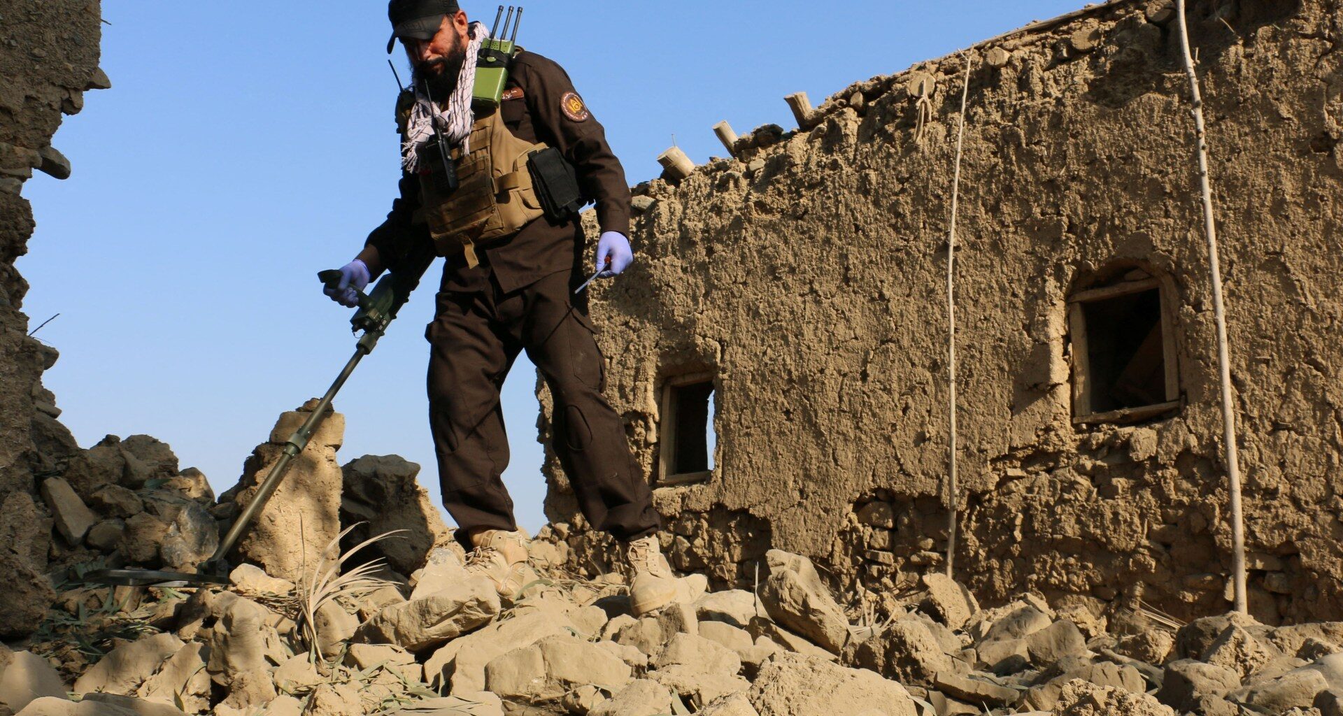 Pakistani forces kill Afghan Taliban fighters in border escalation | Border Disputes News