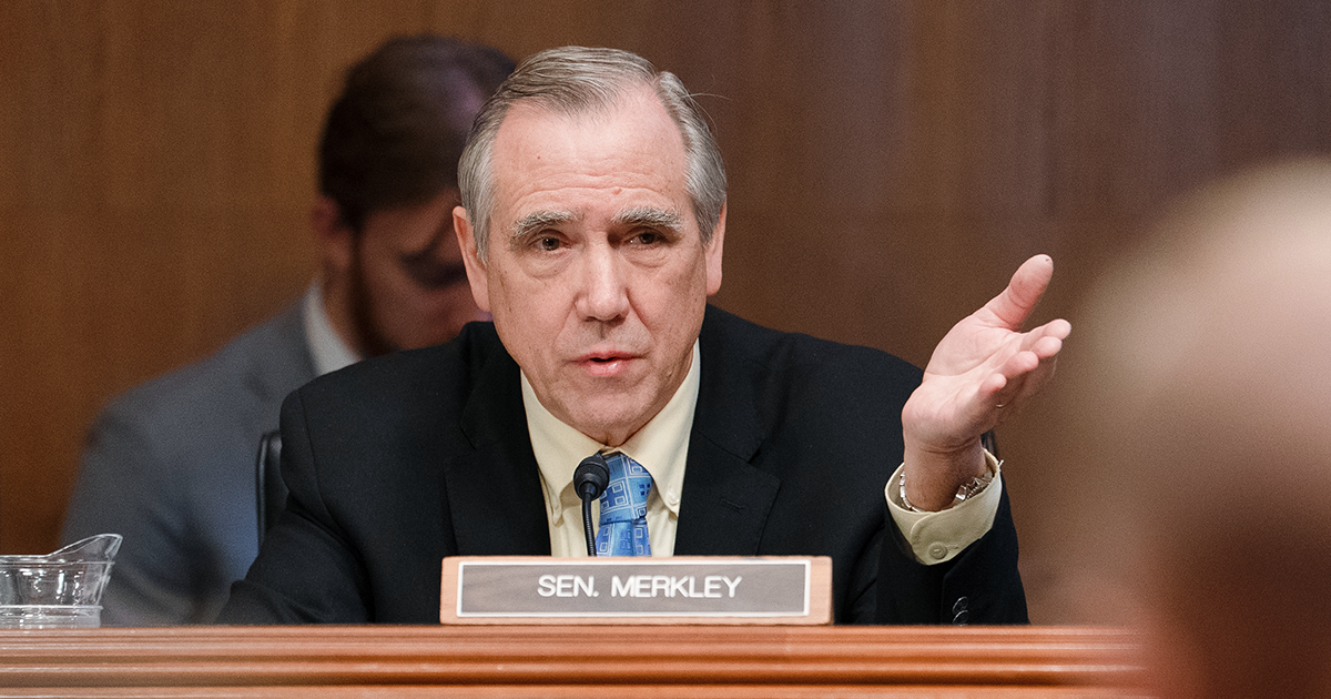 Wyden, Merkley Introduce Legislation to Impose Sanctions of Israeli Settlement Construction