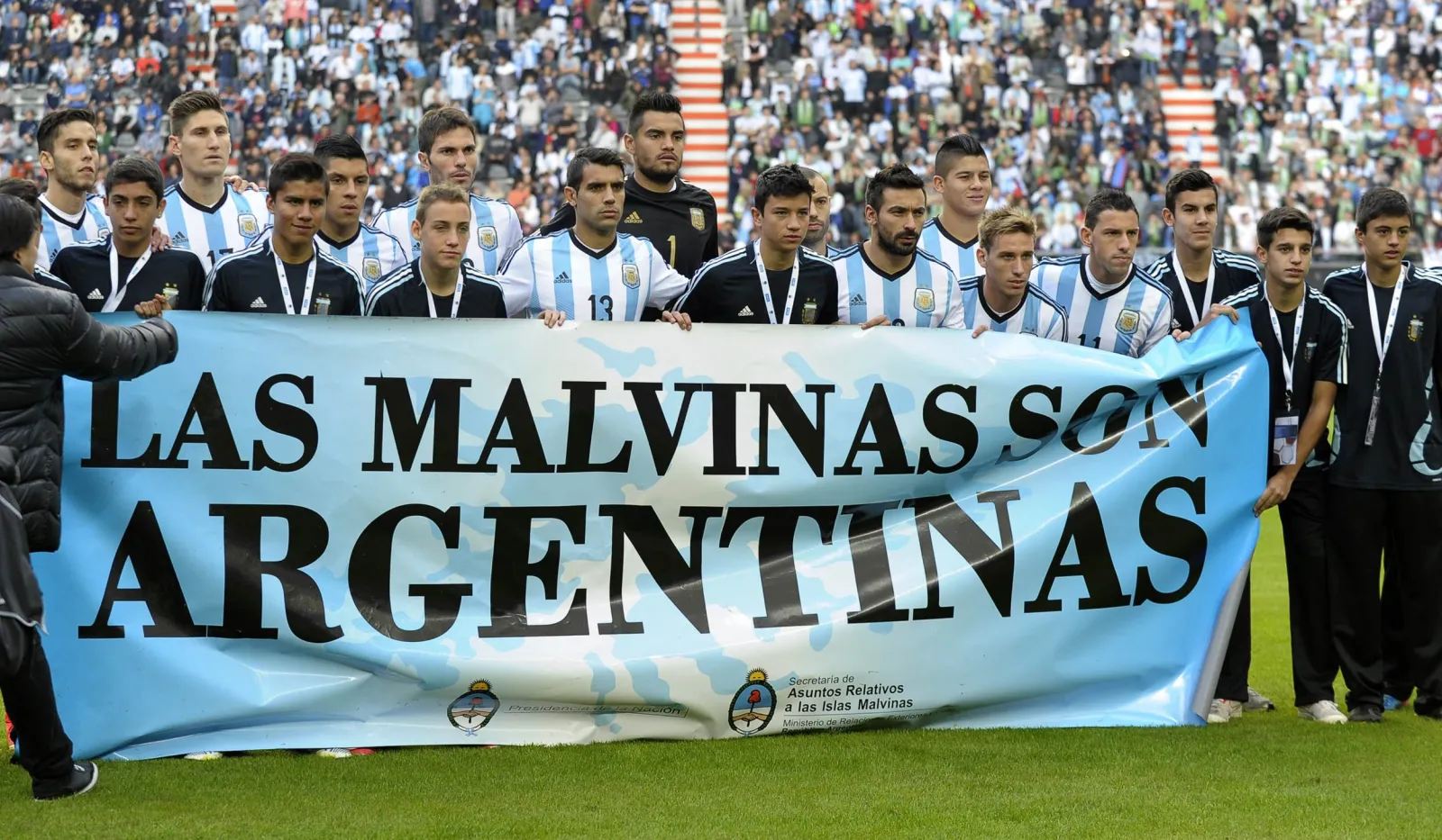 6.9_World_Cup_Banner_Argentina