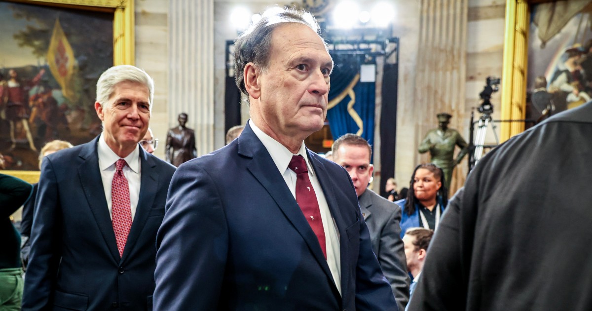 In reversal, Justice Samuel Alito steps aside from major climate case