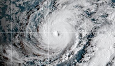 Hurricane Lowell forecast: Category 3 storm nears Hawaii, prompting warnings