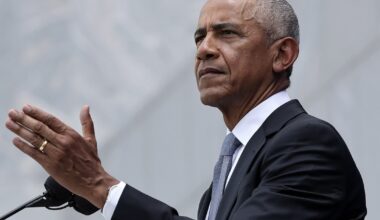 Obama says Democrats should have a ‘very clear plan’ on AI policy
