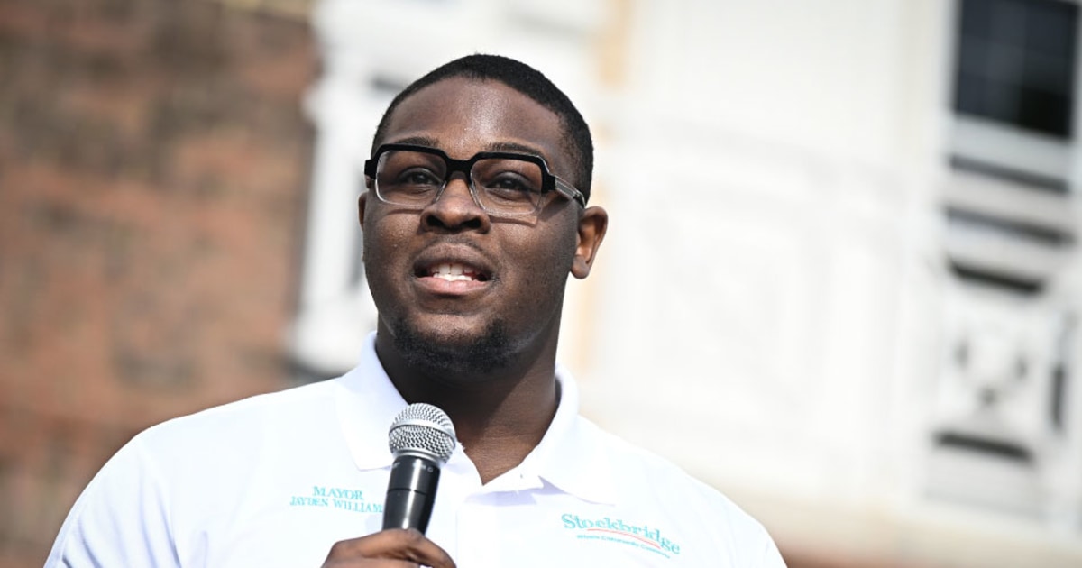 23-year-old Georgia mayor removed from office after city alleges improper contact with teen, misuse of funds