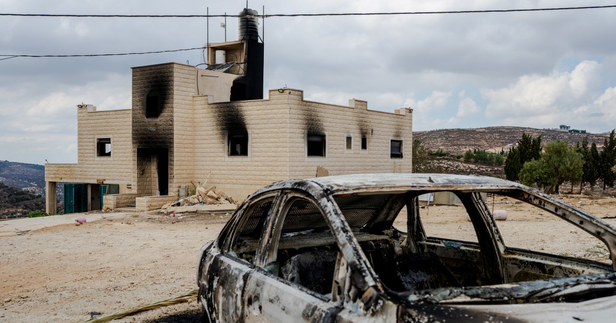 Jewish settlers clash with Israeli security forces to prevent Palestinian family’s return to West Bank home