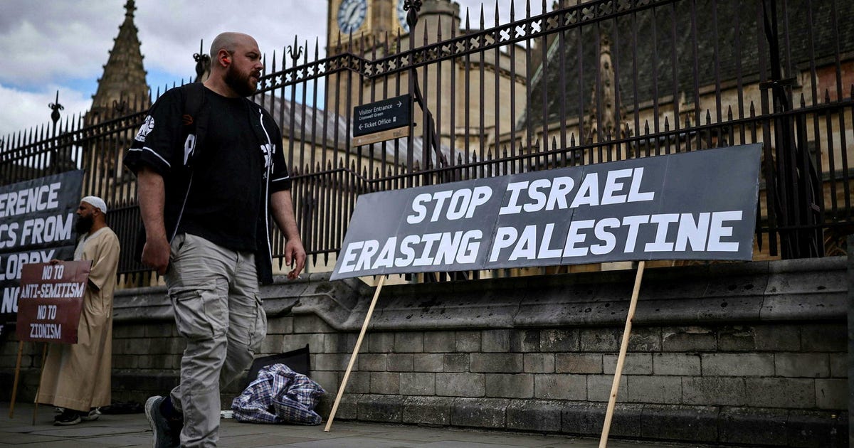 Trump's Refusal to Back Israeli Settlements Helped Pave Way for British Boycott
