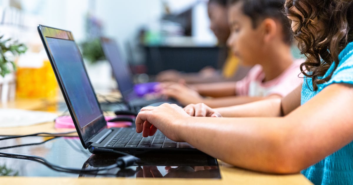 NYC to ban student AI tools in 2-K through 8th grade and limit classroom screen time