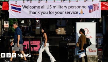 USS Abraham Lincoln docks at Thailand's Pattaya resort after 250 days at sea