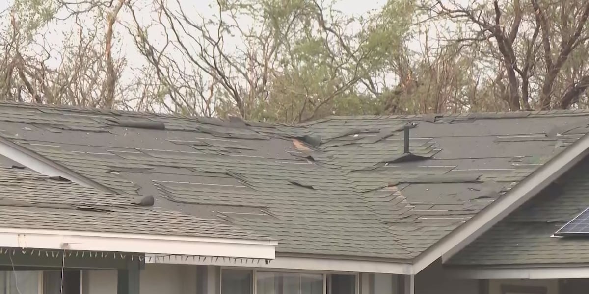 ‘I was shaking’: West Kauai residents ride out Hurricane Lowell, assess damage