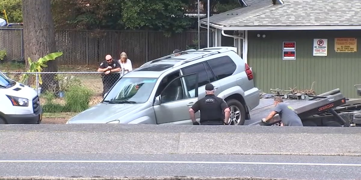Young child hit, killed by SUV at residential parking lot in Gresham