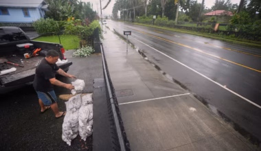 As Hurricane Nolo stalls near Hawaii’s Big Island, serious flooding likely