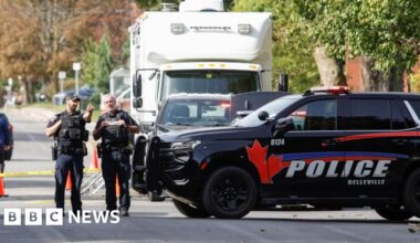 Carney condemns Yom Kippur shooting outside Canadian synagogue - BBC
