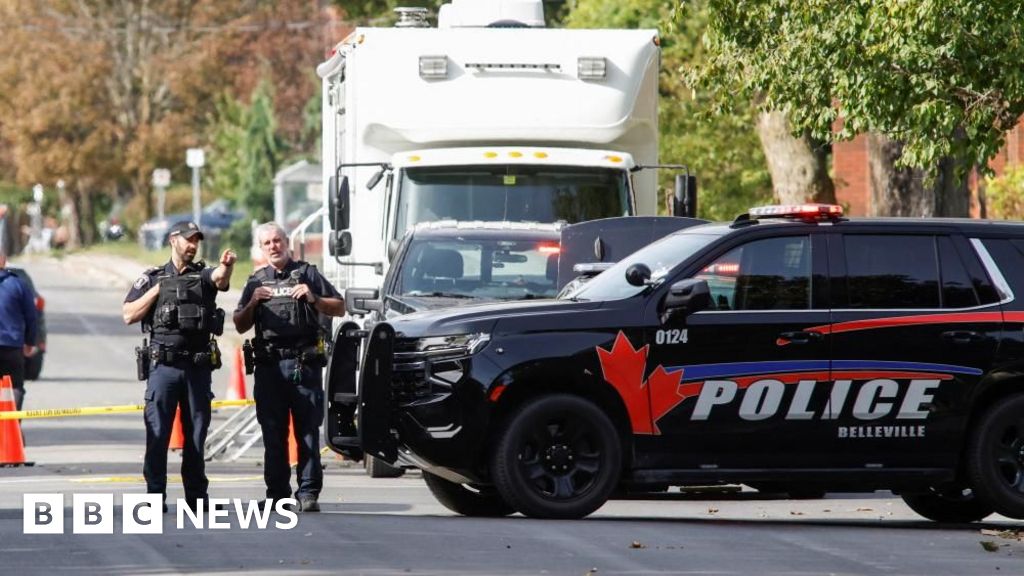 Carney condemns Yom Kippur shooting outside Canadian synagogue - BBC