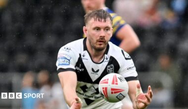 Joe Batchelor passing the ball during Hull FC's game with Warrington