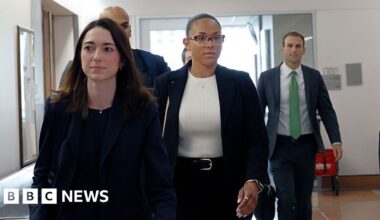 Surrogate who refused abortion over heart defect takes custody battle to US Supreme Court - BBC