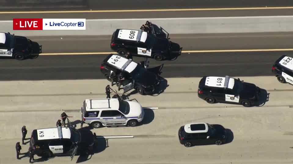 Highway 50 closed for standoff situation in Sacramento
