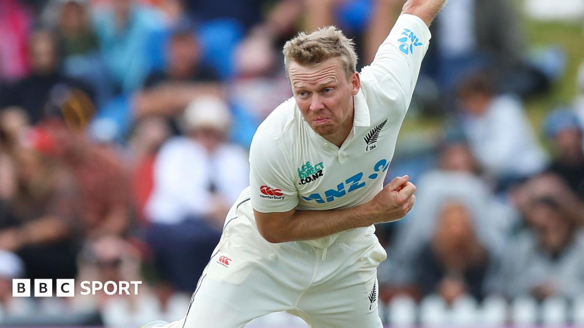 Scott Kuggeleijn bowls while representing New Zealand