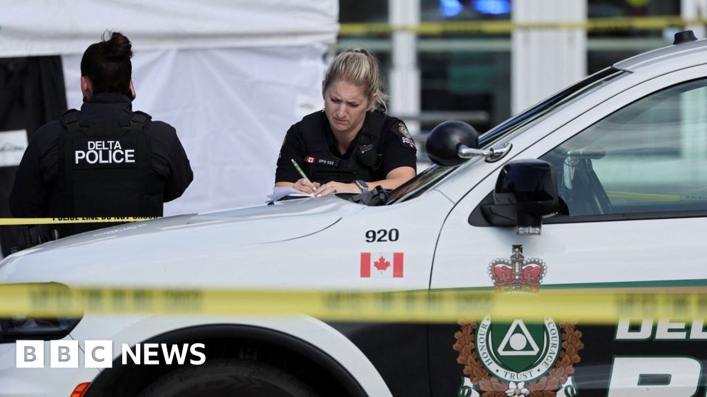 Two dead after pedestrians struck at Canada truth and reconciliation event - BBC