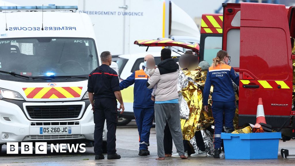 Three dead, including child, in Channel crossing attempt - bbc.com